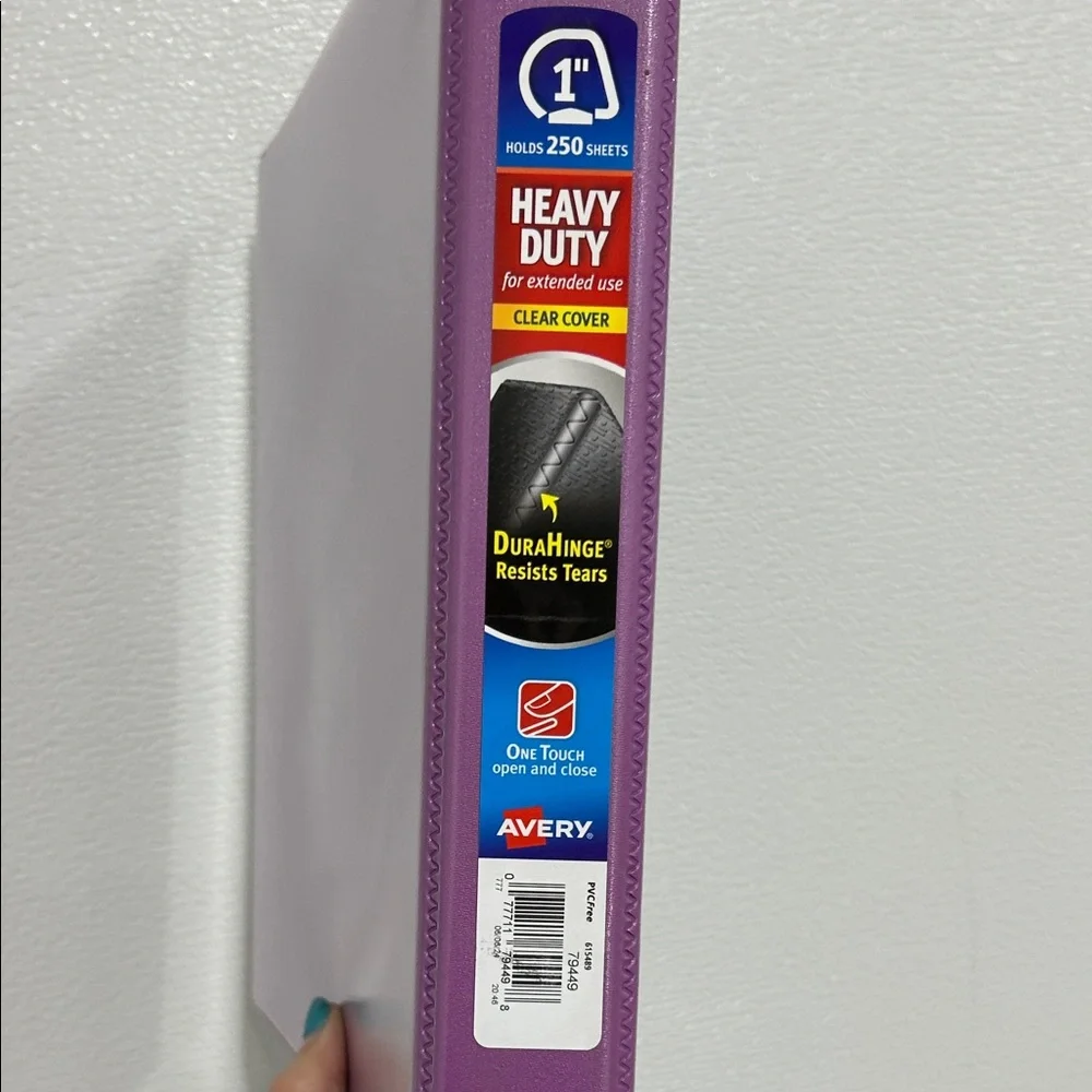NWT Avery Heavy Duty Binder